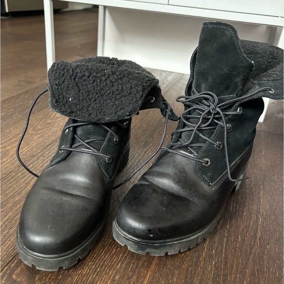 Timberland women’s size 9US black leather rollover boots - Picture 2 of 3